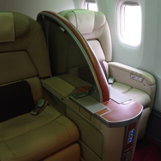 JAL（日本航空）767-300ERのファーストクラスの座席