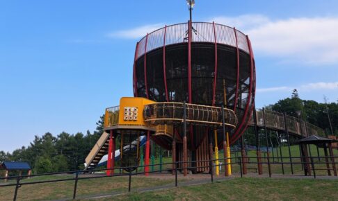 オホーツク公園の「ぼうけんの森」のタワー