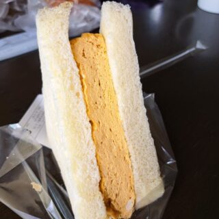 パン焼処ブンブンPlusの厚焼き玉子サンドイッチ