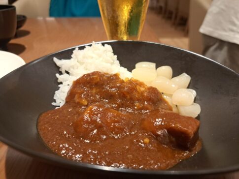 羽田空港国際線サクララウンジのビーフカレー