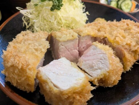 とんかつ力亭の大ロースかつ