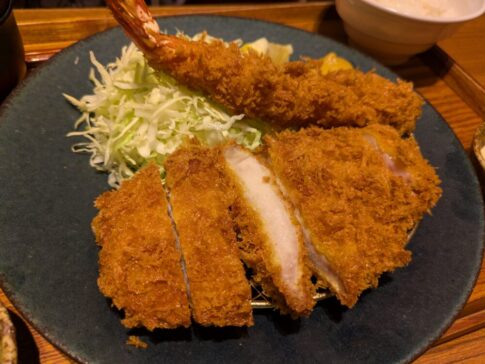黄金色の豚の赤城ポーク海老フライ御膳