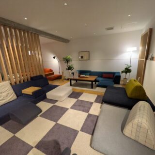 ローソファー専門店「HAREM」のショールーム