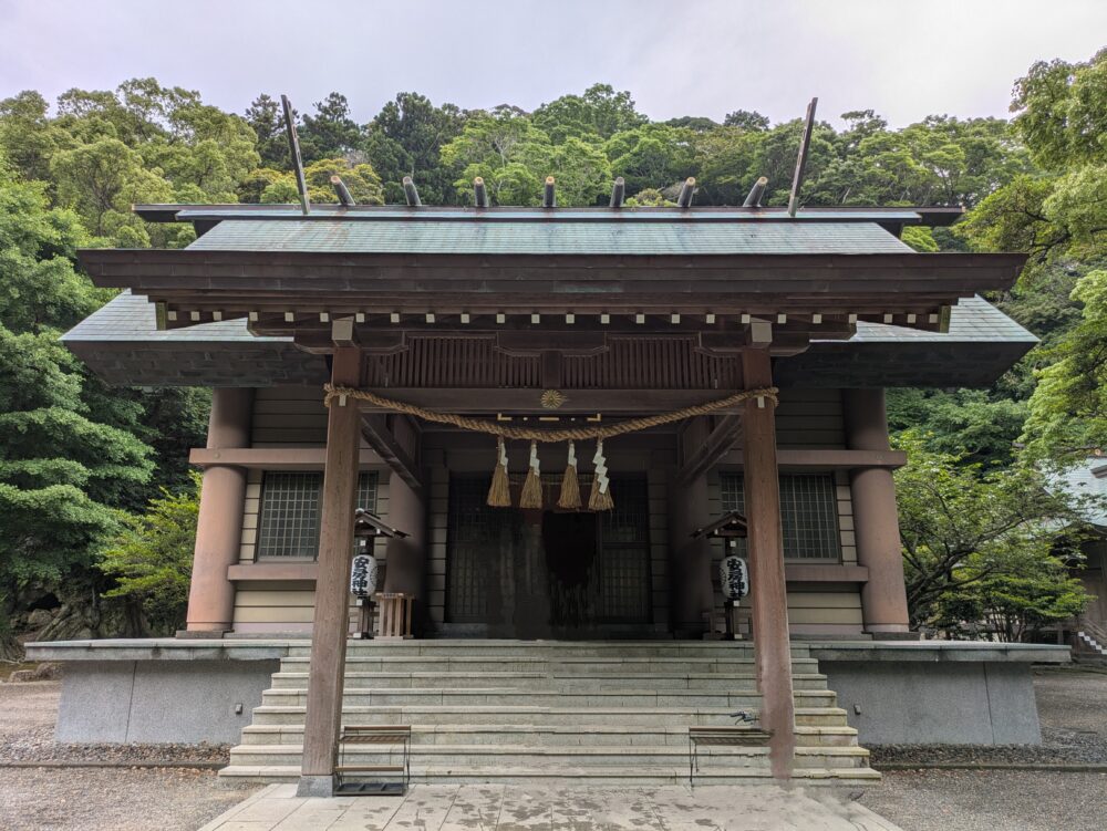 安房神社の本殿