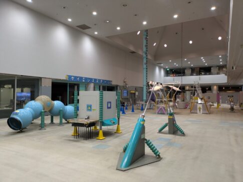 現代産業科学館の創造の広場