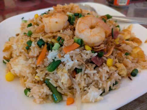 デュードロップイン（Dew Drop Inn）の炒飯