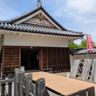 上田城址公園の櫓の別棟