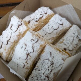 PAALAAKAIBAKERY （パアラアカイベーカリー）のスノーパフは絶品