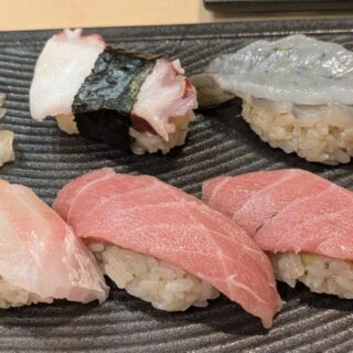 鮨海老澤のお好み握りトロ