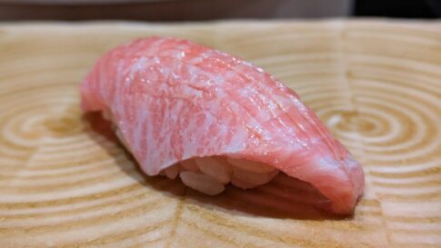 鮨美吟の大トロ