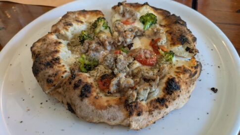 ピッツェリアドゥエランピオーニのサルシッチャ