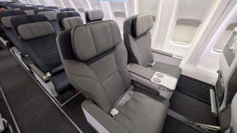 アラスカ航空の国内線ファーストクラス