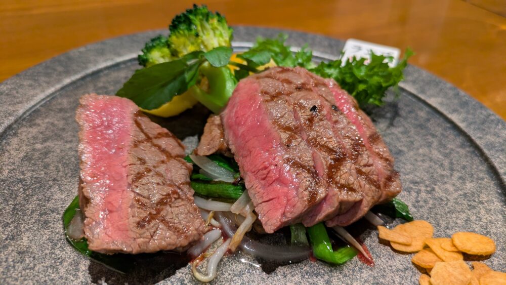 いろりダイニング三國の但馬牛ステーキミディアムレア