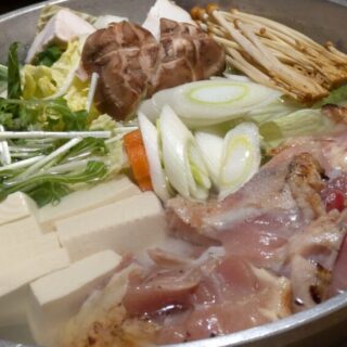 和み屋有楽町店の骨付き濃厚鶏白湯鍋