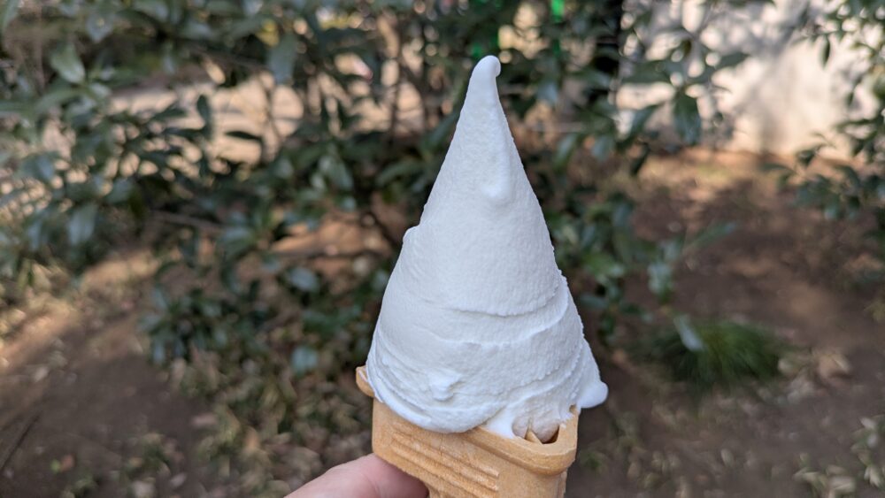 ふなばしアンデルセン公園の牧場のあいす屋さんの牛乳アイス