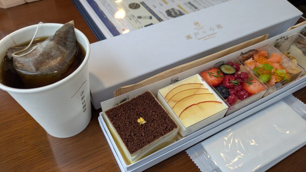 えとせとらの瀬戸の小箱とコーヒー