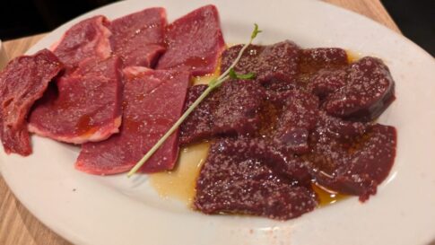 たれ山大井町店のレバーとハツ