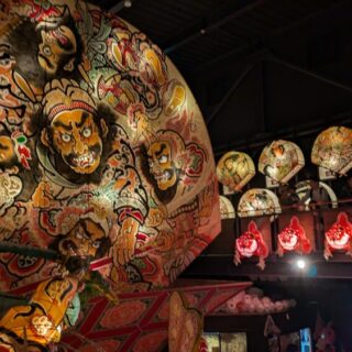 津軽藩ねぷた村の展示は壮観
