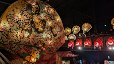 津軽藩ねぷた村の展示は壮観