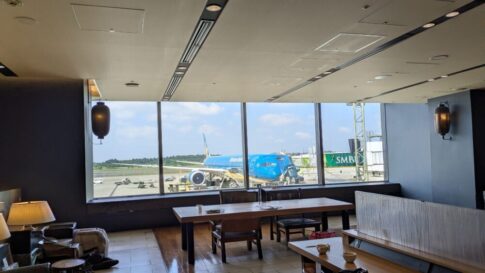プライオリティパスラウンジNOA成田空港からの眺め