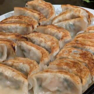 東海飯店大門本店の焼き餃子