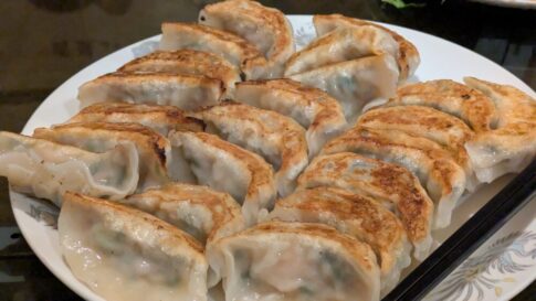東海飯店大門本店の焼き餃子