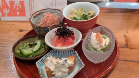 三角のおばんざい全種六種盛り