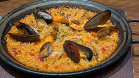 ブリランテタヴォラDai 勝どき店のたっぷり魚介のパエリア