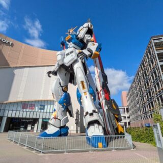 ガンダム立位像