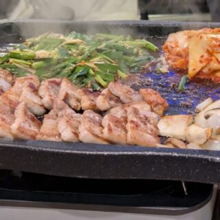韓国料理ホンデポチャのサムギョプサルが完成