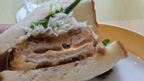らいおんカフェのミルフィーユカツサンドは絶品