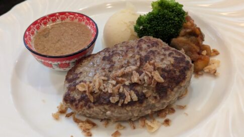 アンダンテの梨ソースのハンバーグ
