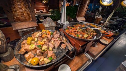 レストランTheReserveのブッフェの肉料理